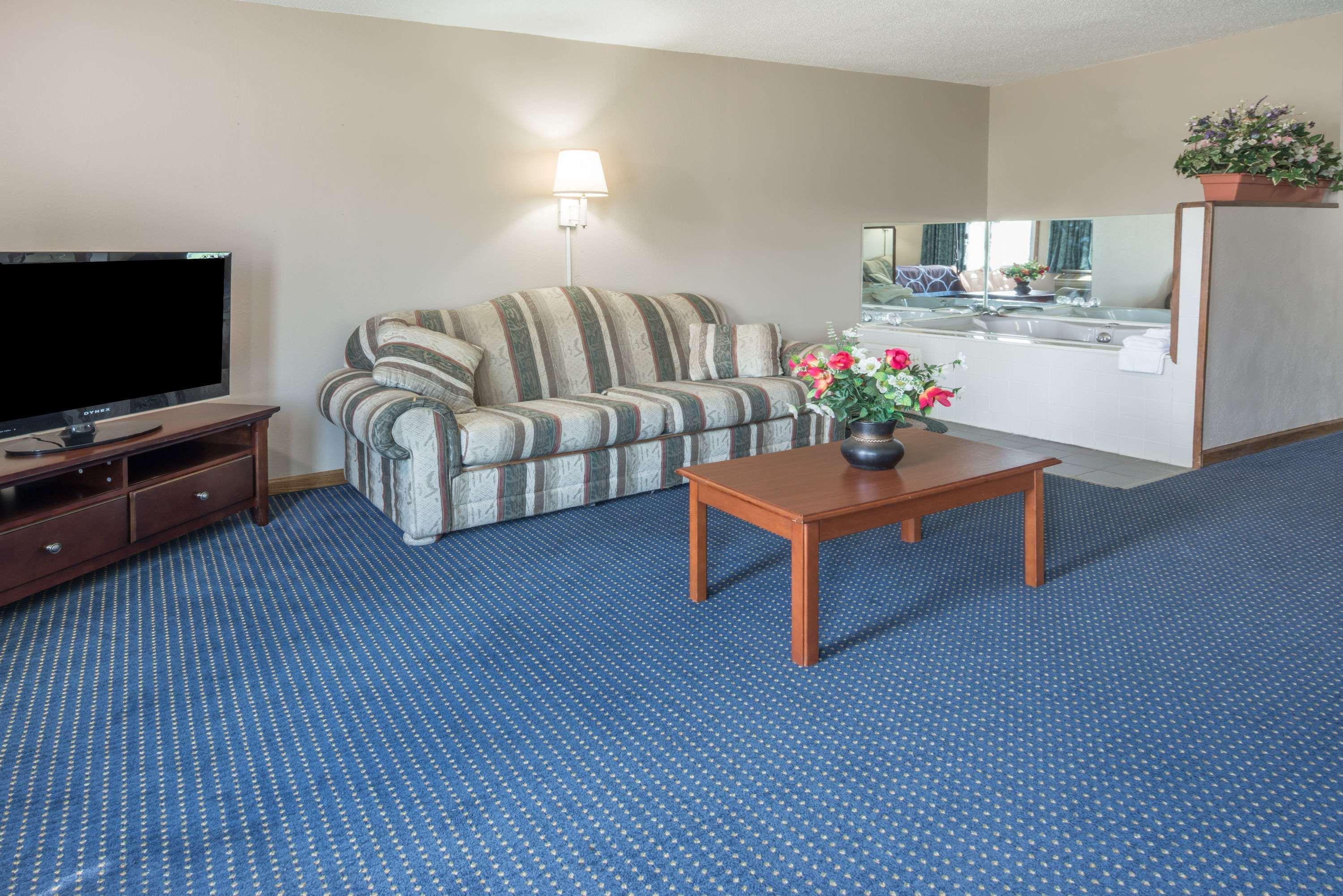 Super 8 By Wyndham O'Fallon Mo/St. Louis Area Екстер'єр фото
